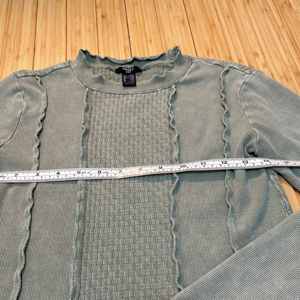 Girl’s Forever 21 kids Knit top. - Picture 5 of 7